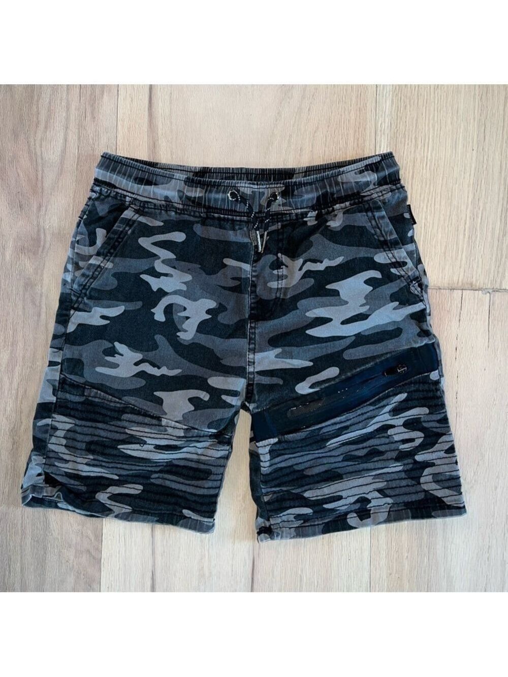 Ring of Fire Camouflage Shorts Boys Size Medium